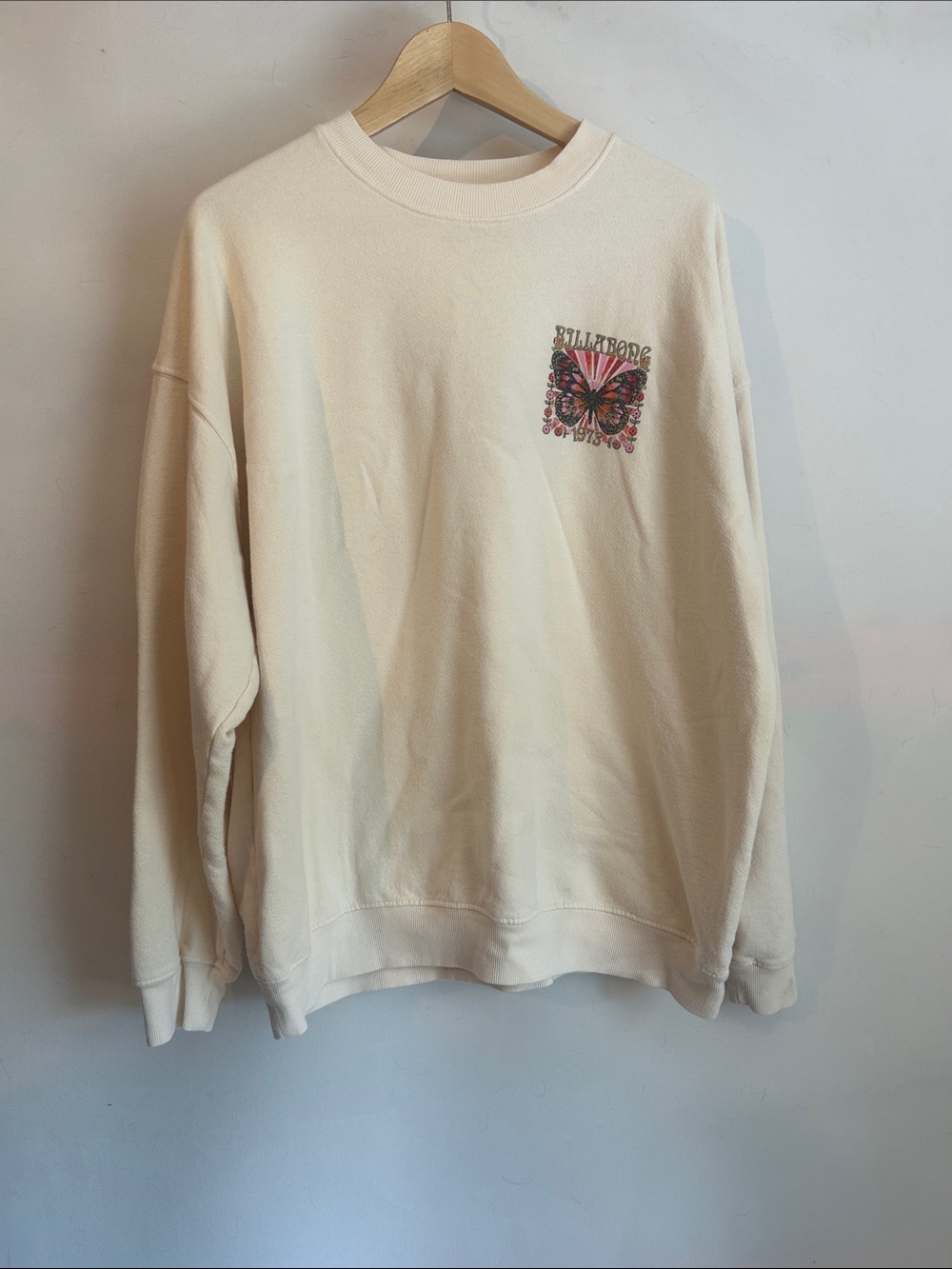 Billabong size M cream  Butterfly Sweatshirt